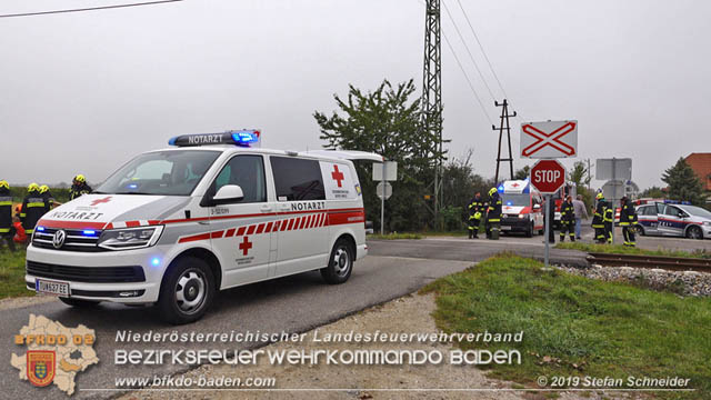 20191014 Pensionist mit Rad bei einem unbeschranktem Bahnübergang in Tattendorf von Zug erfasst und schwer verletzt  Foto: © Stefan Schneider
