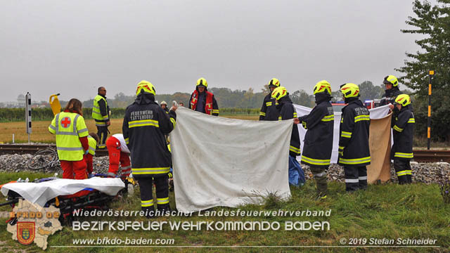 20191014 Pensionist mit Rad bei einem unbeschranktem Bahnübergang in Tattendorf von Zug erfasst und schwer verletzt  Foto: © Stefan Schneider