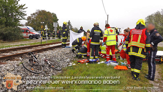 20191014 Pensionist mit Rad bei einem unbeschranktem Bahnübergang in Tattendorf von Zug erfasst und schwer verletzt  Foto: © Stefan Schneider