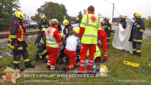 20191014 Pensionist mit Rad bei einem unbeschranktem Bahnübergang in Tattendorf von Zug erfasst und schwer verletzt  Foto: © Stefan Schneider