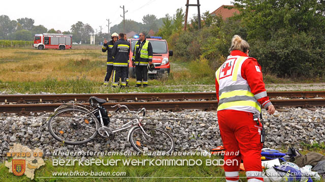 20191014 Pensionist mit Rad bei einem unbeschranktem Bahnübergang in Tattendorf von Zug erfasst und schwer verletzt  Foto: © Stefan Schneider