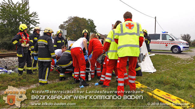 20191014 Pensionist mit Rad bei einem unbeschranktem Bahnübergang in Tattendorf von Zug erfasst und schwer verletzt  Foto: © Stefan Schneider