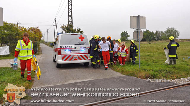 20191014 Pensionist mit Rad bei einem unbeschranktem Bahnübergang in Tattendorf von Zug erfasst und schwer verletzt  Foto: © Stefan Schneider20191014 Pensionist mit Rad bei einem unbeschranktem Bahnübergang in Tattendorf von Zug erfasst und schwer verletzt  Foto: © Stefan Schneider