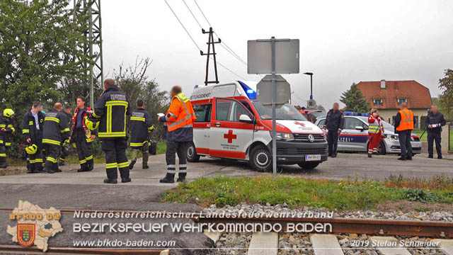 20191014 Pensionist mit Rad bei einem unbeschranktem Bahnübergang in Tattendorf von Zug erfasst und schwer verletzt  Foto: © Stefan Schneider