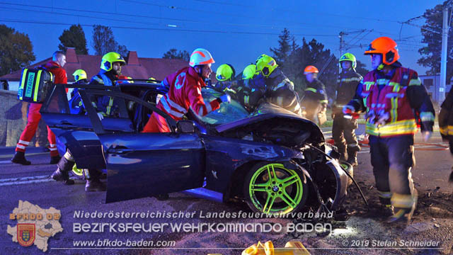 20191017 Frontalzusammenstoss zweier Pkw auf der LB17 bei Moellerdorf  Foto: © Stefan Schneider