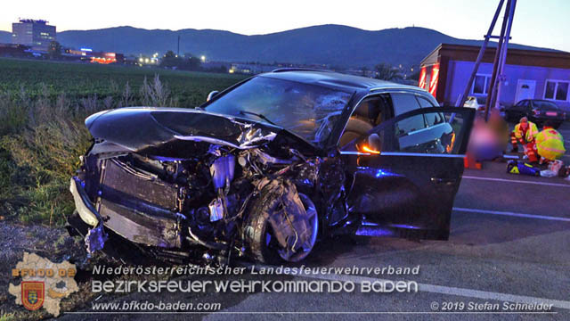 20191017 Frontalzusammenstoss zweier Pkw auf der LB17 bei Moellerdorf  Foto: © Stefan Schneider
