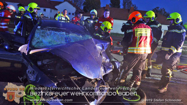 20191017 Frontalzusammenstoss zweier Pkw auf der LB17 bei Moellerdorf  Foto: © Stefan Schneider
