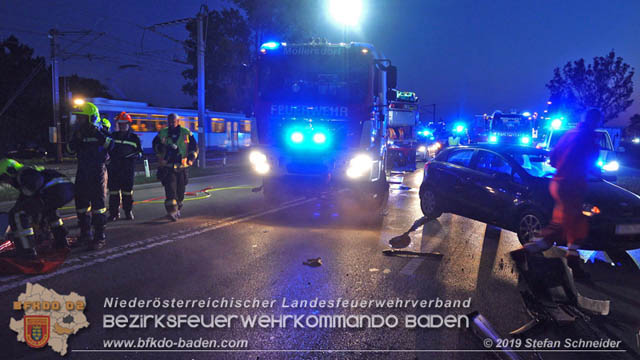20191017 Frontalzusammenstoss zweier Pkw auf der LB17 bei Moellerdorf  Foto: © Stefan Schneider
