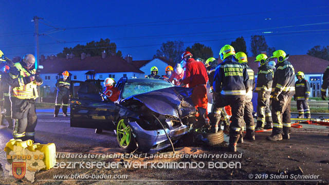 20191017 Frontalzusammenstoss zweier Pkw auf der LB17 bei Moellerdorf  Foto: © Stefan Schneider