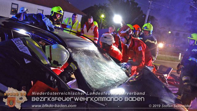 20191017 Frontalzusammenstoss zweier Pkw auf der LB17 bei Moellerdorf  Foto: © Stefan Schneider