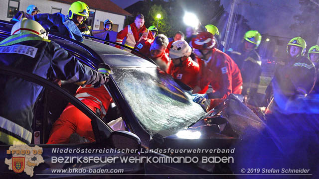 20191017 Frontalzusammenstoss zweier Pkw auf der LB17 bei Moellerdorf  Foto: © Stefan Schneider