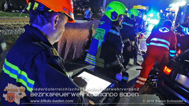 20191017 Frontalzusammenstoss zweier Pkw auf der LB17 bei Moellerdorf  Foto: © Stefan Schneider