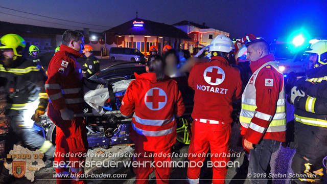 20191017 Frontalzusammenstoss zweier Pkw auf der LB17 bei Moellerdorf  Foto: © Stefan Schneider