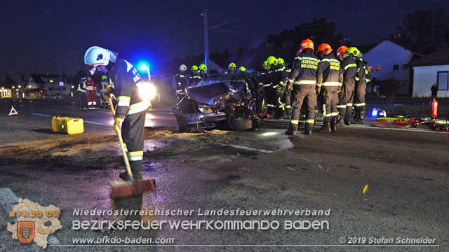 20191017 Frontalzusammenstoss zweier Pkw auf der LB17 bei Moellerdorf  Foto: © Stefan Schneider