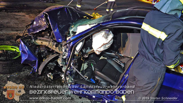 20191017 Frontalzusammenstoss zweier Pkw auf der LB17 bei Moellerdorf  Foto: © Stefan Schneider