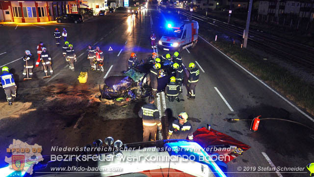 20191017 Frontalzusammenstoss zweier Pkw auf der LB17 bei Moellerdorf  Foto: © Stefan Schneider