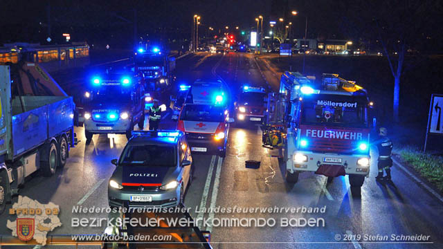 20191017 Frontalzusammenstoss zweier Pkw auf der LB17 bei Moellerdorf  Foto: © Stefan Schneider