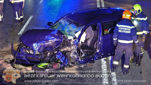 20191017 Frontalzusammenstoss zweier Pkw auf der LB17 bei Moellerdorf  Foto: © Stefan Schneider