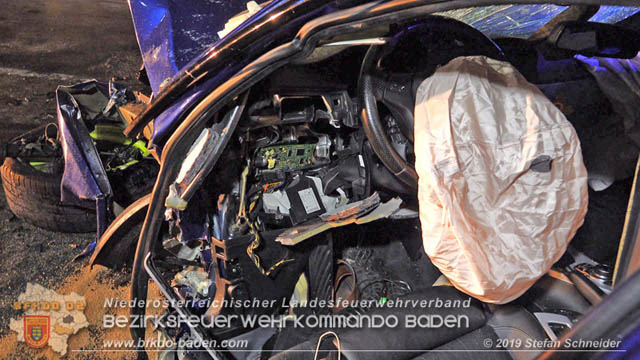 20191017 Frontalzusammenstoss zweier Pkw auf der LB17 bei Moellerdorf  Foto: © Stefan Schneider