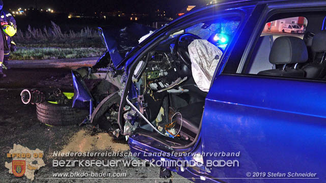 20191017 Frontalzusammenstoss zweier Pkw auf der LB17 bei Moellerdorf  Foto: © Stefan Schneider