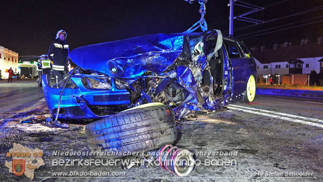 20191017 Frontalzusammenstoss zweier Pkw auf der LB17 bei Moellerdorf  Foto: © Stefan Schneider