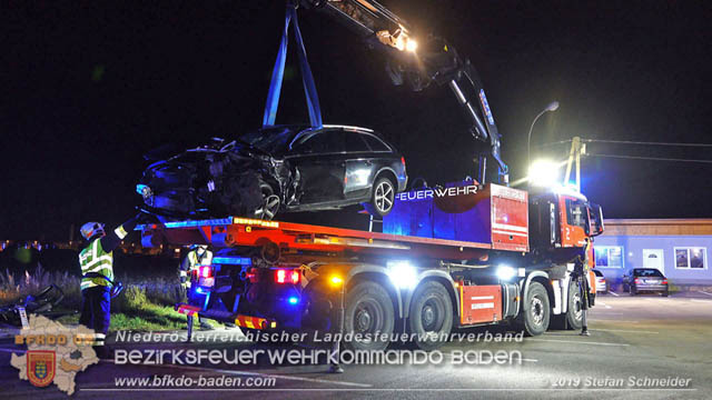 20191017 Frontalzusammenstoss zweier Pkw auf der LB17 bei Moellerdorf  Foto: © Stefan Schneider