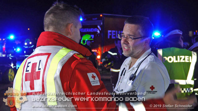 20191017 Frontalzusammenstoss zweier Pkw auf der LB17 bei Moellerdorf  Foto: © Stefan Schneider