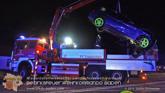 20191017 Frontalzusammenstoss zweier Pkw auf der LB17 bei Moellerdorf  Foto: © Stefan Schneider