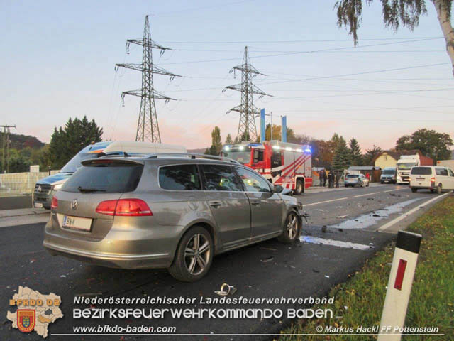 20191021 Auffahrunfall auf der LB18 bei Pottenstein mit 4 beteilgten Fahrzeugen Foto: © Markus Hackl FF Pottenstein 20191021 Auffahrunfall auf der LB18 bei Pottenstein mit 4 beteilgten Fahrzeugen Foto: © Markus Hackl FF Pottenstein