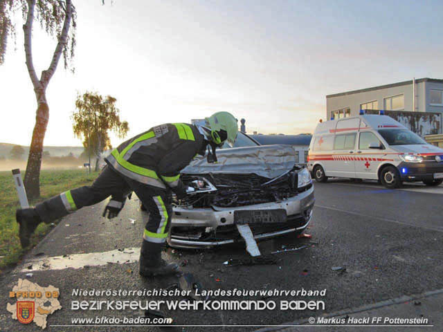 20191021 Auffahrunfall auf der LB18 bei Pottenstein mit 4 beteilgten Fahrzeugen Foto: © Markus Hackl FF Pottenstein 20191021 Auffahrunfall auf der LB18 bei Pottenstein mit 4 beteilgten Fahrzeugen Foto: © Markus Hackl FF Pottenstein