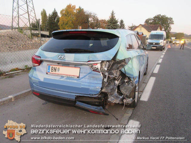 20191021 Auffahrunfall auf der LB18 bei Pottenstein mit 4 beteilgten Fahrzeugen Foto: © Markus Hackl FF Pottenstein 20191021 Auffahrunfall auf der LB18 bei Pottenstein mit 4 beteilgten Fahrzeugen Foto: © Markus Hackl FF Pottenstein