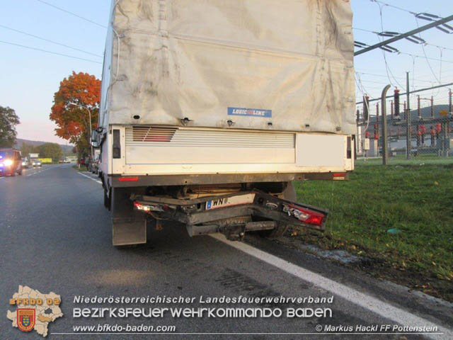 20191021 Auffahrunfall auf der LB18 bei Pottenstein mit 4 beteilgten Fahrzeugen Foto: © Markus Hackl FF Pottenstein 20191021 Auffahrunfall auf der LB18 bei Pottenstein mit 4 beteilgten Fahrzeugen Foto: © Markus Hackl FF Pottenstein