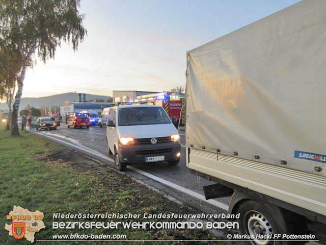 20191021 Auffahrunfall auf der LB18 bei Pottenstein mit 4 beteilgten Fahrzeugen Foto: © Markus Hackl FF Pottenstein 20191021 Auffahrunfall auf der LB18 bei Pottenstein mit 4 beteilgten Fahrzeugen Foto: © Markus Hackl FF Pottenstein