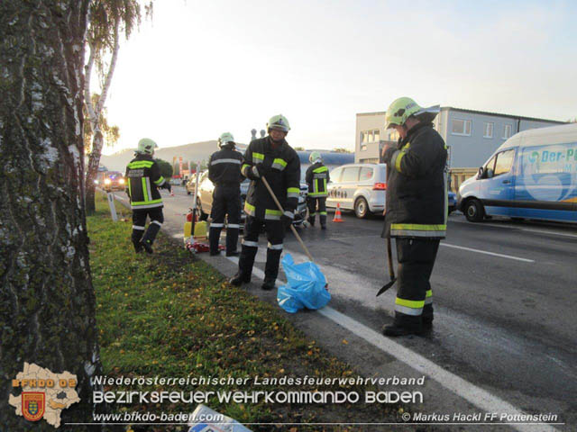 20191021 Auffahrunfall auf der LB18 bei Pottenstein mit 4 beteilgten Fahrzeugen Foto: © Markus Hackl FF Pottenstein 20191021 Auffahrunfall auf der LB18 bei Pottenstein mit 4 beteilgten Fahrzeugen Foto: © Markus Hackl FF Pottenstein