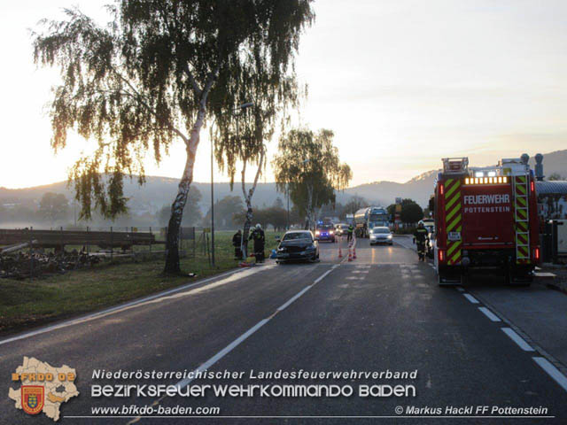 20191021 Auffahrunfall auf der LB18 bei Pottenstein mit 4 beteilgten Fahrzeugen Foto: © Markus Hackl FF Pottenstein 20191021 Auffahrunfall auf der LB18 bei Pottenstein mit 4 beteilgten Fahrzeugen Foto: © Markus Hackl FF Pottenstein