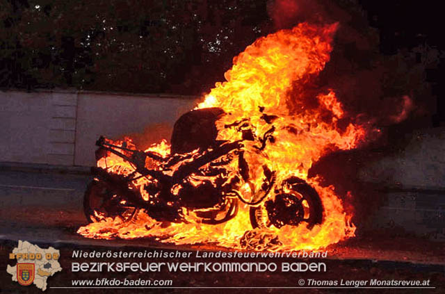 20191024 Ein Motorrad fing in Ebreichsdorf Feuer  Foto: © Thomas Lenger Monatsrevue.at