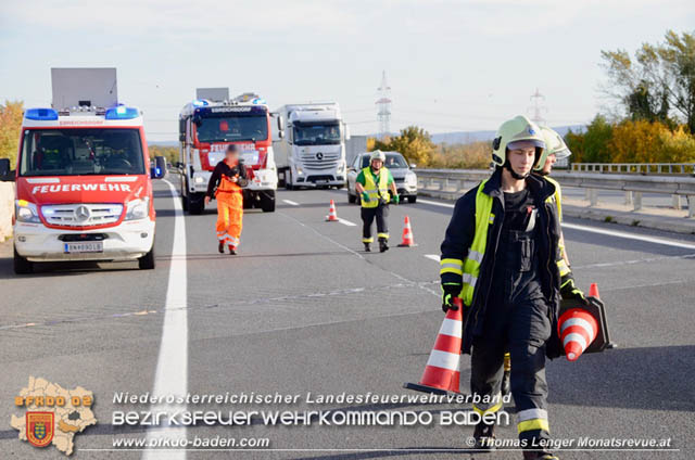 20191025 Anhänger auf A3 umgekippt  Foto: © Thomas Lenger Monatsrevue.at