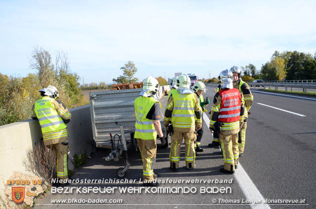 20191025 Anhänger auf A3 umgekippt  Foto: © Thomas Lenger Monatsrevue.at