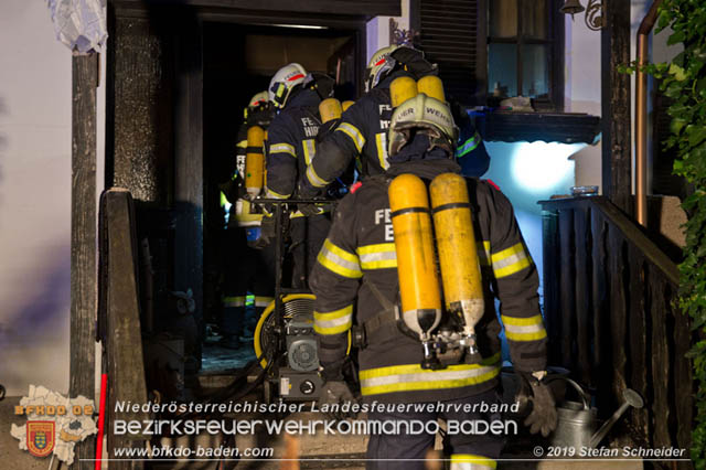 20191028 Brand in einen Enzesfelder Einfamilienhaus Foto: © Stefan Schneider BFK Baden 20191028 Brand in einen Enzesfelder Einfamilienhaus Foto: © Stefan Schneider BFK Baden