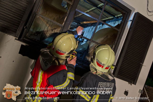 20191028 Brand in einen Enzesfelder Einfamilienhaus Foto: © Stefan Schneider BFK Baden 20191028 Brand in einen Enzesfelder Einfamilienhaus Foto: © Stefan Schneider BFK Baden