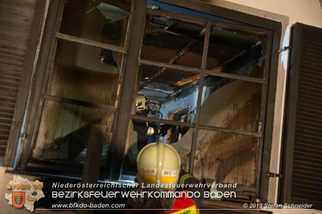 20191028 Brand in einen Enzesfelder Einfamilienhaus Foto: © Stefan Schneider BFK Baden 20191028 Brand in einen Enzesfelder Einfamilienhaus Foto: © Stefan Schneider BFK Baden