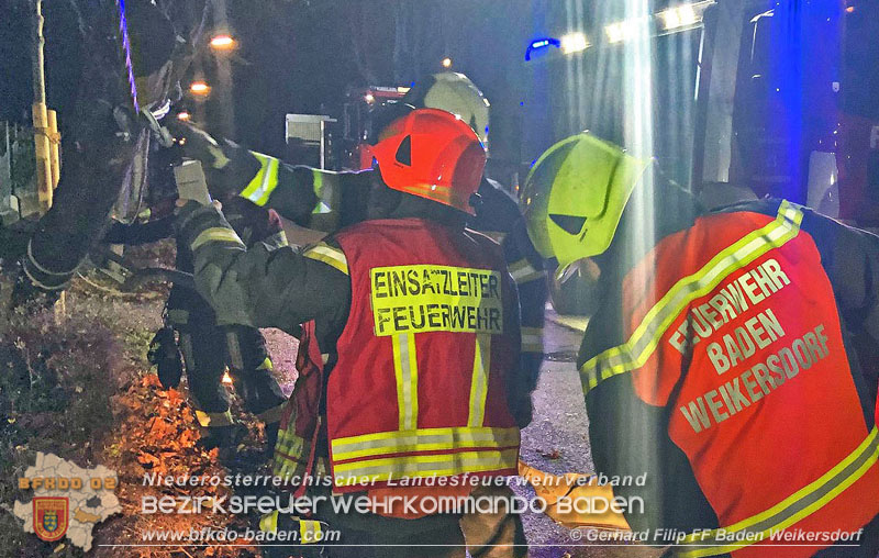 20191130 Verkehrsunfall mit Unfallflucht in der Stadt Baden  Foto: © Gerhard Filip FF Baden Weikersdorf