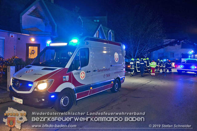20191201 Pkw Lenker prallt im Tribuswinkler Ortsgebiet frontal gegen eine Gartenzaunmauer Foto: © Stefan Schneider 20191201 Pkw Lenker prallt im Tribuswinkler Ortsgebiet frontal gegen eine Gartenzaunmauer Foto: © Stefan Schneider
