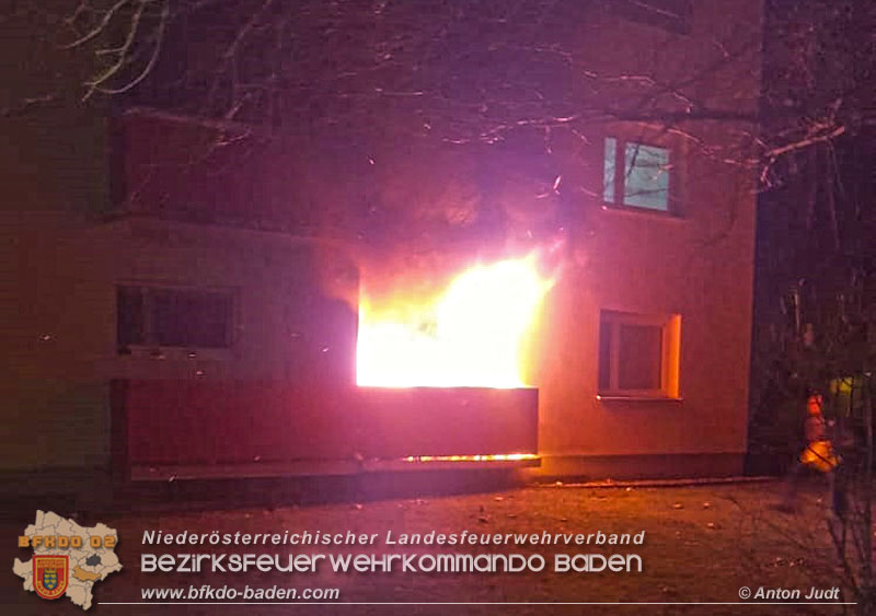 20191207 Balkonbrand in Wienersdorfer Wohnhausanlage Foto: © Anton Judt 20191207 Balkonbrand in Wienersdorfer Wohnhausanlage Foto: © Anton Judt