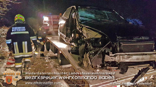 20191213 Verkehrsunfall LB60 Pottendorf  Foto: © Freiwillige Feuerwehr Pottendorf