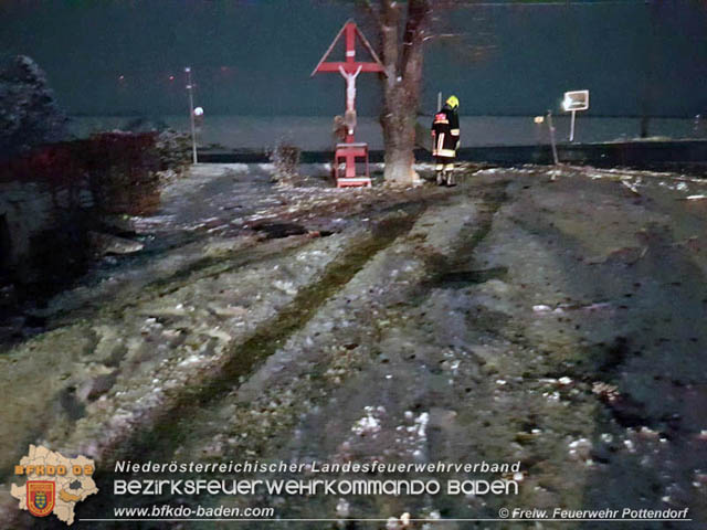 20191213 Verkehrsunfall LB60 Pottendorf  Foto: © Freiwillige Feuerwehr Pottendorf