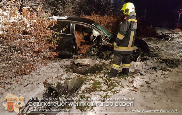 20191213 Verkehrsunfall LB60 Pottendorf  Foto: © Freiwillige Feuerwehr Pottendorf