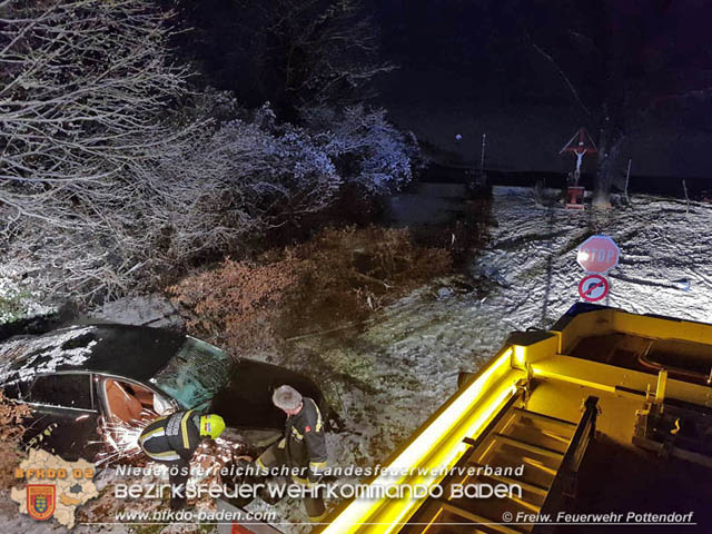 20191213 Verkehrsunfall LB60 Pottendorf  Foto: © Freiwillige Feuerwehr Pottendorf