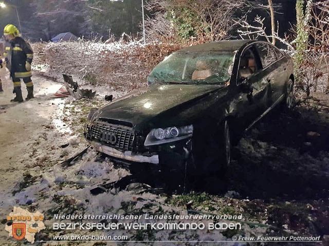20191213 Verkehrsunfall LB60 Pottendorf  Foto: © Freiwillige Feuerwehr Pottendorf