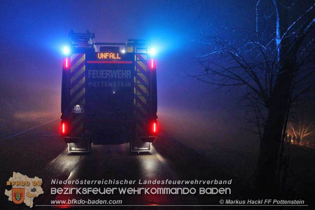 20191219 Junge Fahrzeuglenkerin verunfallte am Kremesberg Foto: © ASB Markus Hackl FF Pottenstein 20191219 Junge Fahrzeuglenkerin verunfallte am Kremesberg Foto: © ASB Markus Hackl FF Pottenstein